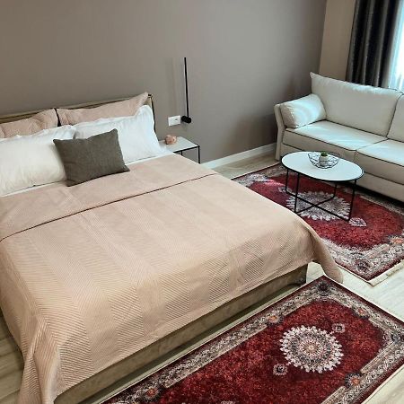 Smart Home , Lovely Apartment In ティラナ エクステリア 写真
